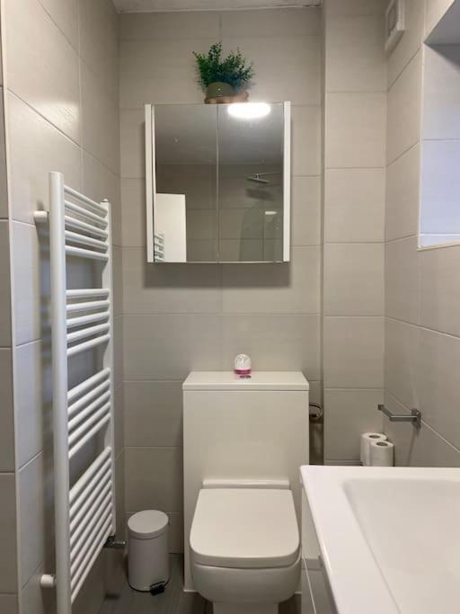 Appartement New Free Parking Sleeps 6