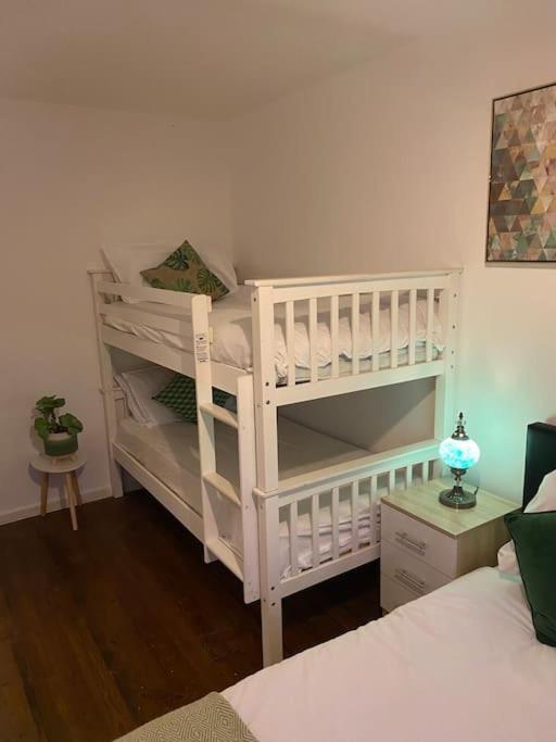 Appartement New Free Parking Sleeps 6