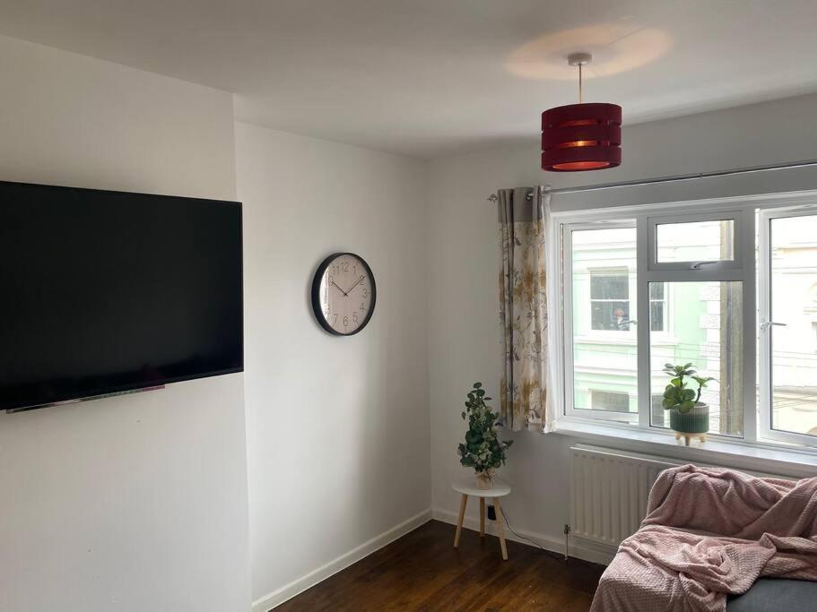 Appartement New Free Parking Sleeps 6