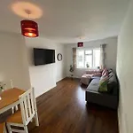 Brighton New Apartment Free Parking Sleeps 6
